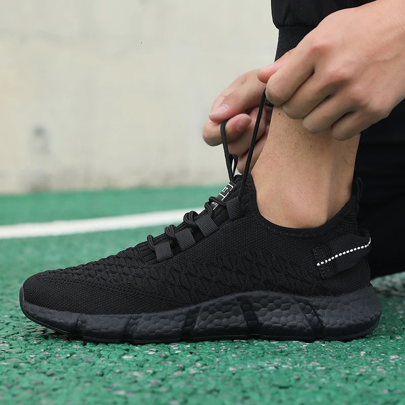 Sports Fashion Mens Sneakers Breathable Lightweight Running Shoes Men Women Casual Walking Sneakers Tenis Feminino 251013