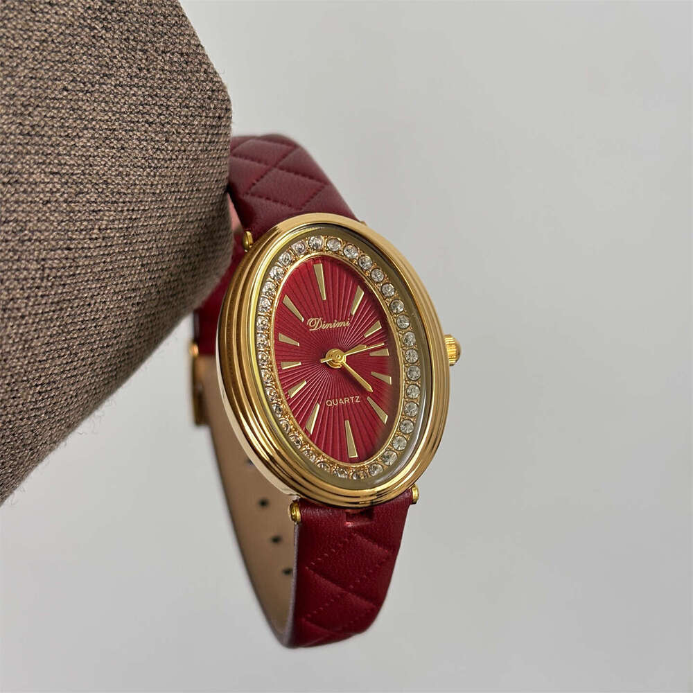 Autumn Winter New Exquisite Women's Light Luxury Mini Design Pigeon Egg Diamond Ancora Designer Red Quartz Watch