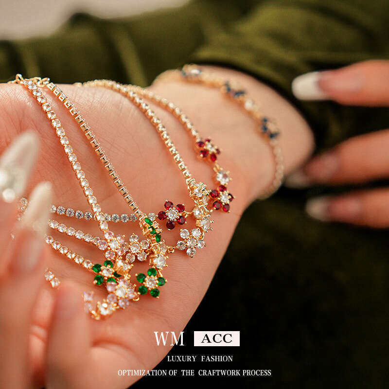 Zirconium Simple Flower French Niche Design Creative Bracelet Fashionable High-end Exquisite Jewelry ddmypluto