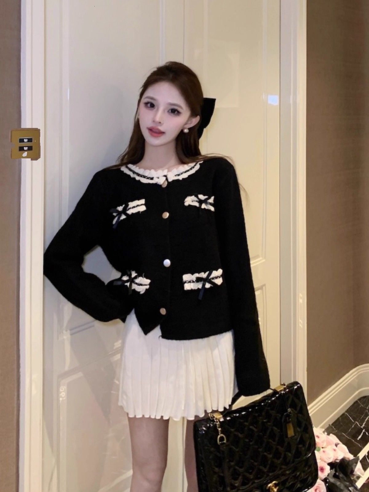 2025 Autumn/Winter New Bow Knitted Luxury Cardigan Women's Long Sleeve Sweater design Soft and Beautiful Designer Lace Edge Decorative Coat