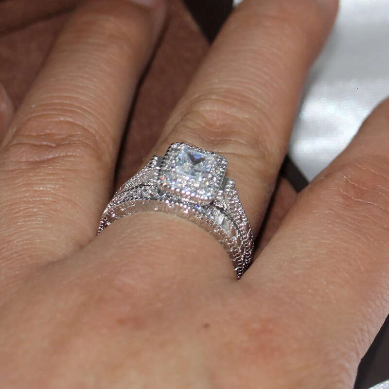 Wholesale Professional Vintage Fashion Jewelry 10KT Gold Filled Princess Cut White Topaz Gemstones Women Wedding Bridal Ring Set Gift