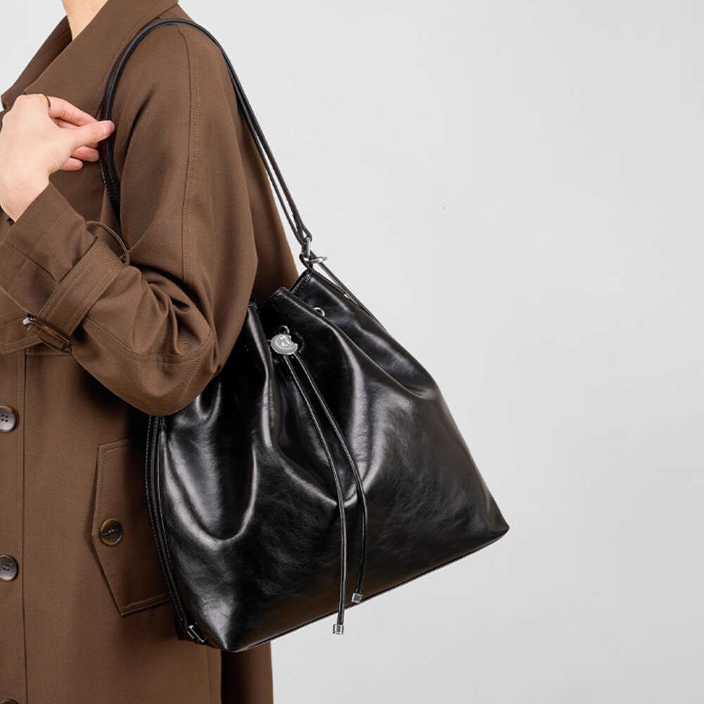 Women S Niche Cowhide Large Capacity Tote Genuine Leather Versatile Handbag New Fashion Shoulder Bag High Quality