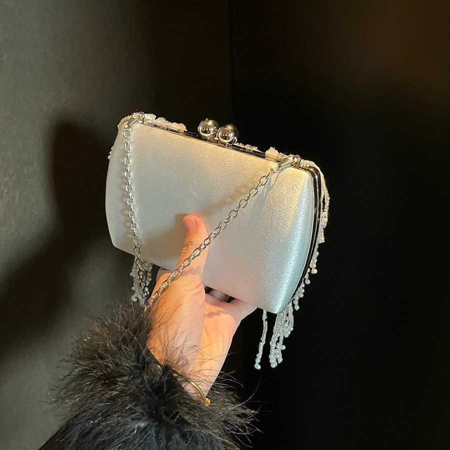 Vintage Handmade Beaded Evening Bags Crystal White Lace Flower Fringed Tote Bag Chains Shoulder Crossbody Bag Small Square Bag Z251017