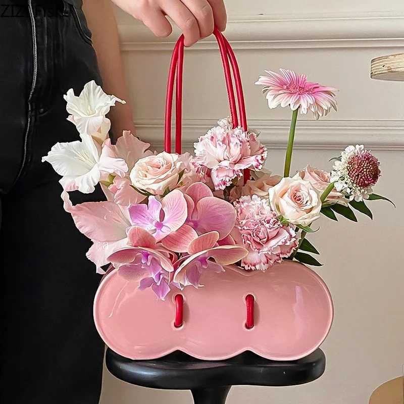 Creative Handbag Shape Ceramic Vase Handheld Flower Basket Table Decoration Flowers Arrangement Floral Vase Room Aesthetic Decor C251017