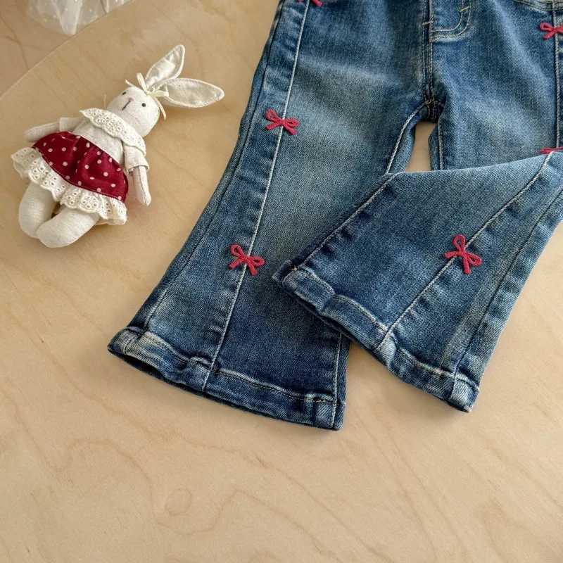 Girls Jeans 2025 Autumn New Style Westernstyle Bow Korean Casual Childrens Denim Bell Bottom Pants Daily WearT251017