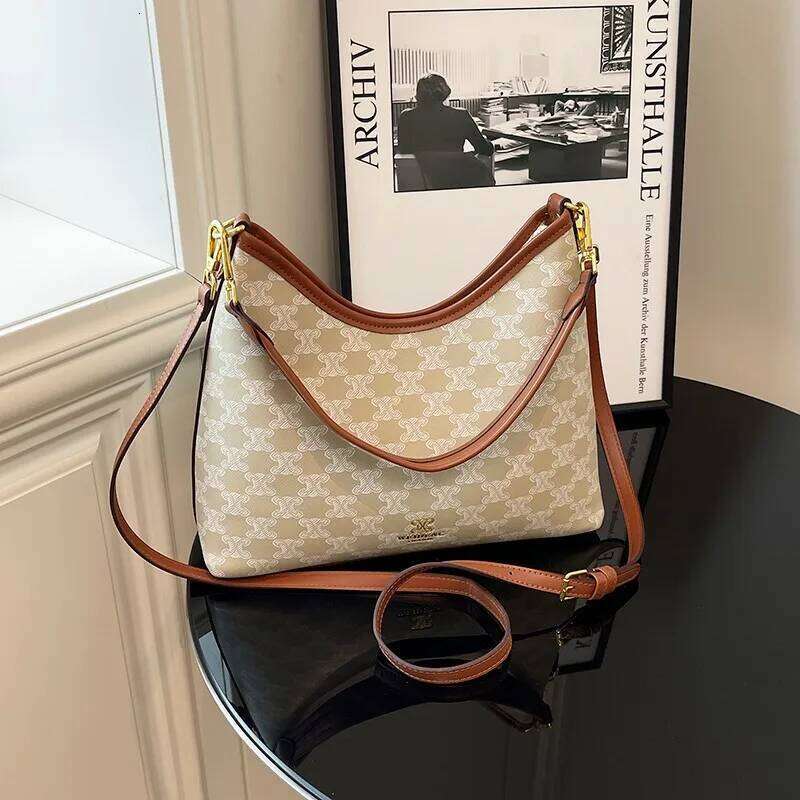 Women's 2025 New Foreign-style Shoulder Messenger Trendy Going Out To Work Large-capacity Bag