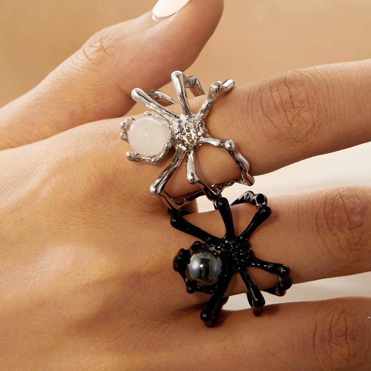 Exaggerated Vintage Crystal Ball Spider Opening Rings Gothic Punk Insect Finger Ring Halloween Party Jewelry Gifts For Women Men Z251017