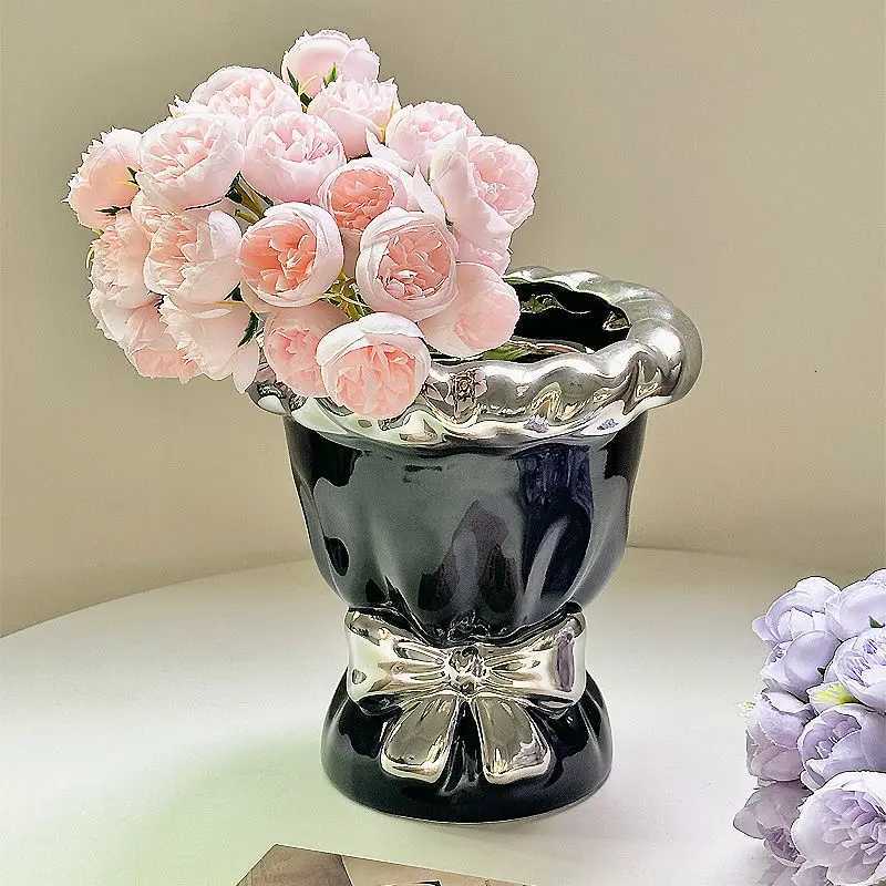 Creative Handheld Bouquet Shaped Ceramic Vase for Home Living Room Highend Flower Arrangement Ins Style Decorative Items C251017