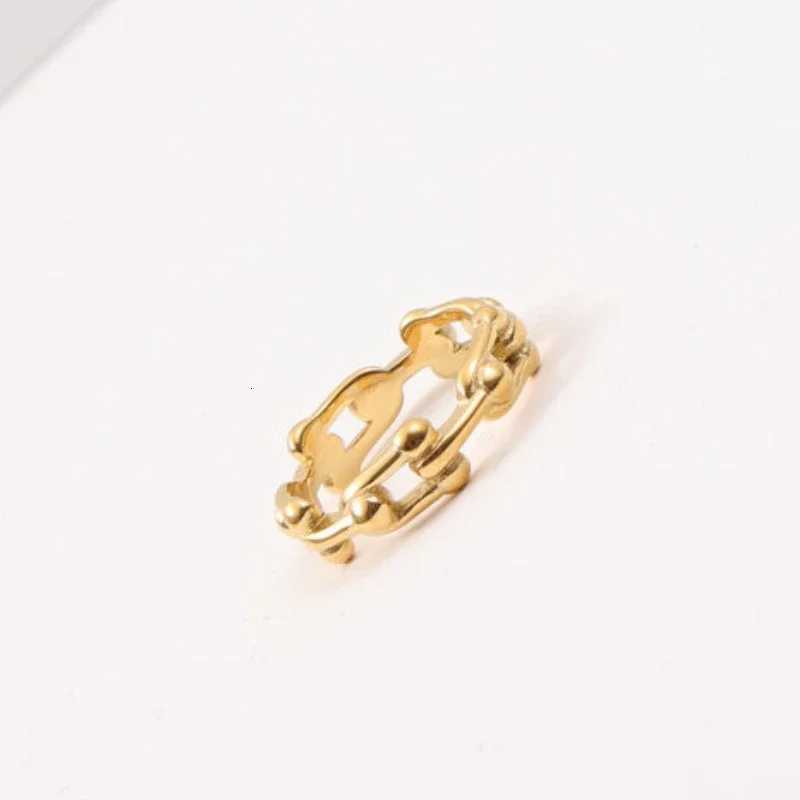 Female New Fashion U Chain Ring for Women PVD Gold Plated Stainless Steel Ring Birthday GiftsW251017