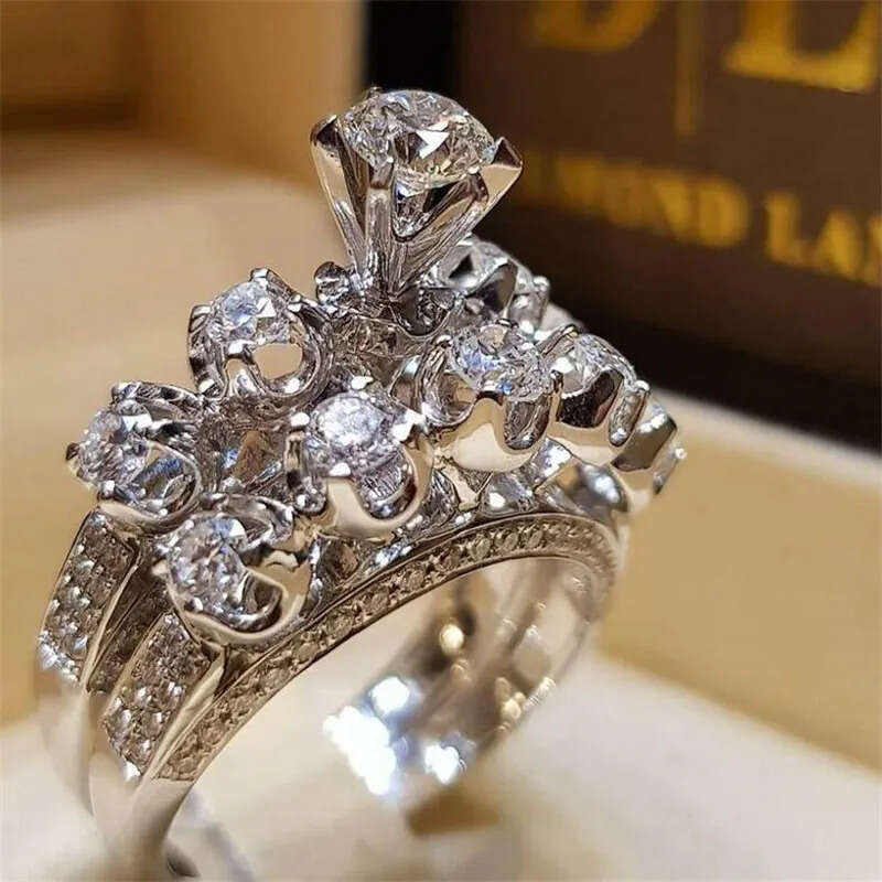 Top Selling Classical Fashion Jewelry Brand New Sterling Sier Couple Rings Round White Topaz CZ Dia Gemstones Bridal Ring Set Gift