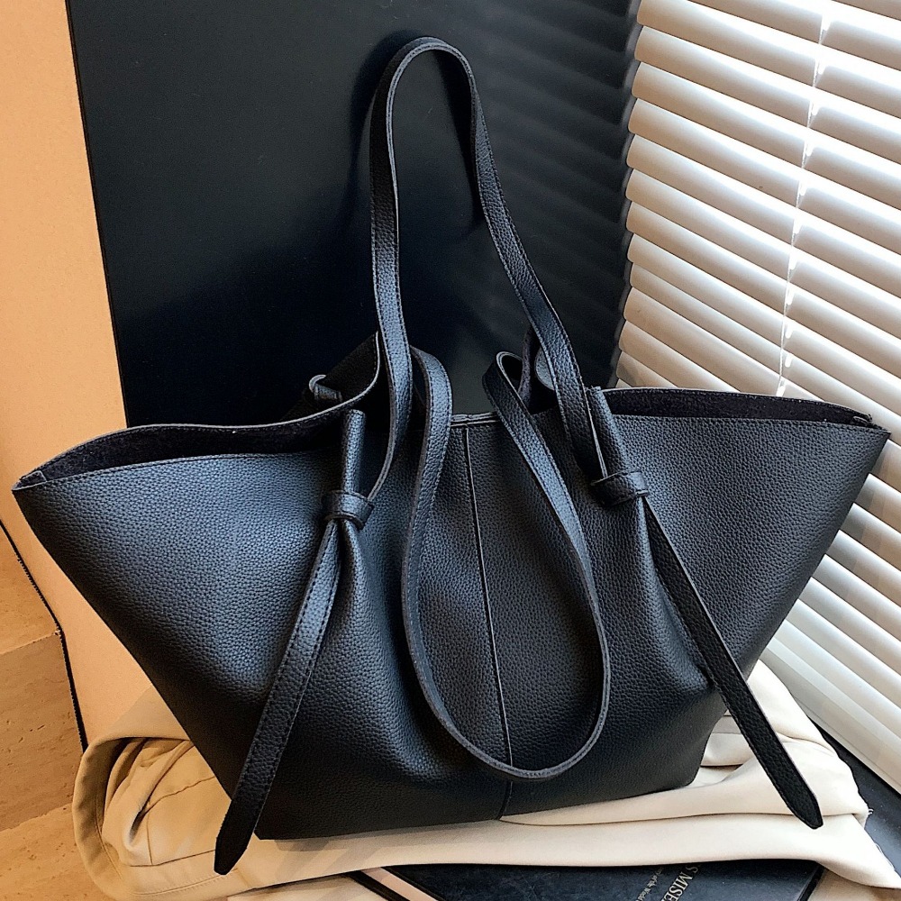 Niche Design Large Capacity Pleated Tote for Women - Stylish & Practical Travel Companion