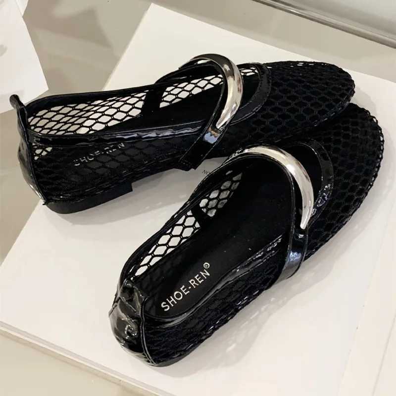 Mesh Round Toe Women Sandals Fashion Metal Decoration Breathable Hollow Flat Shoes Casual Comfort Shallow Nonslip Designer Shoe Z251015