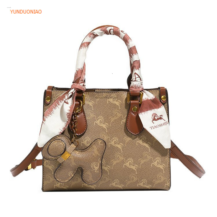 2025 Autumn and winter new women's luxury handbag designer bag new retro style women's shoulder bag printed fashionable women's crossbo