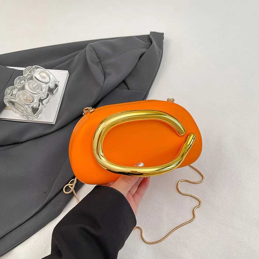 Women PU Leather Trendy Clutch Purses with Chain Metal Decoration Evening Bag Handheld Shoulder Clutch Bag for Evening Dinner Z251017