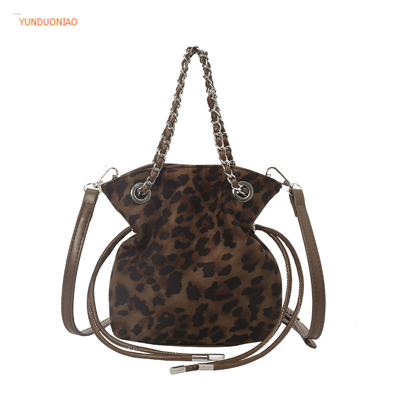 Autumn and winter new designer bag leopard pattern fashionable luxury handbag new retro style fashionable chain women's crossbody bag shoulder ba