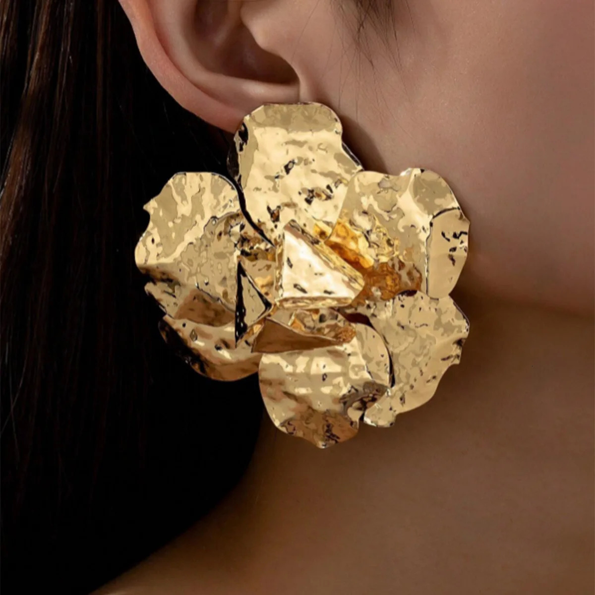 Vintage Metal Large Gold Color Flower Earrings for Women Girls Exaggerated Big Earrings Holiday Party Jewelry Gifts 251016