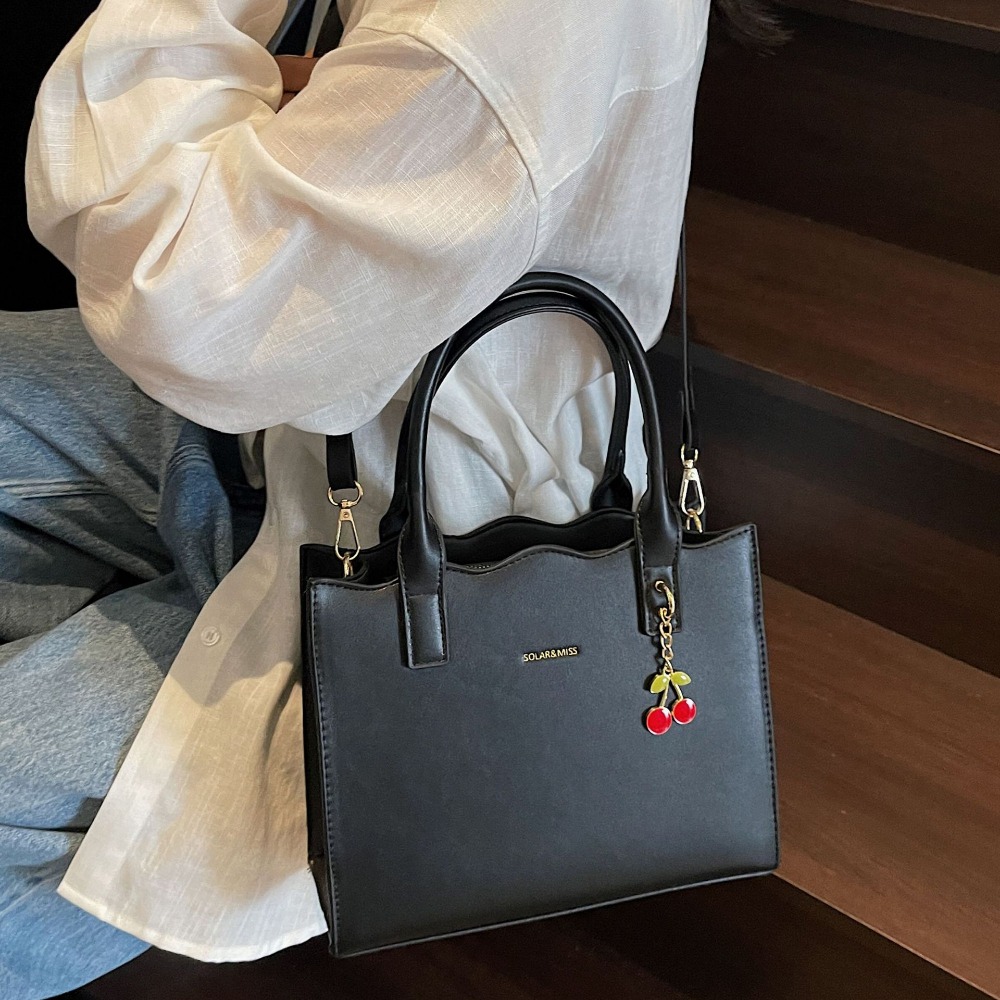 Elegant Red Large-Capacity Women's Purse Perfect Companion for Special Occasions