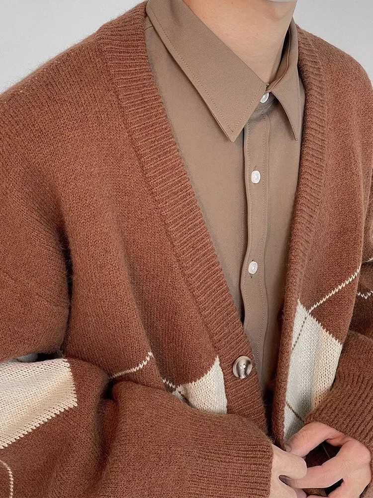 Stylish Pattern Crochet Knit Cardigan Tops Men Fall Vintage Buttonup V Neck Sweatercoats Winter Mens New Casual Knitted Jacket J251017