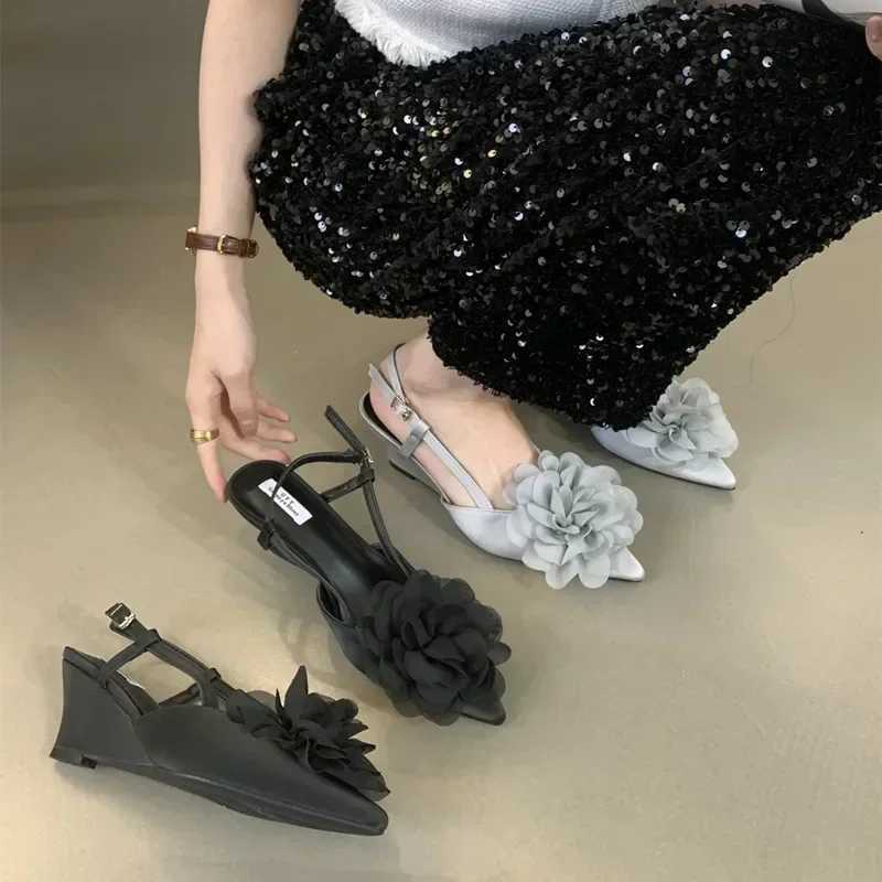 2025 Luxury Designer Elegant Sandals Woman Summer Flower Buckle Strap Pumps Women Sexy Pointed Toe Wedge Heels Fashion Mule Shoe Z251015