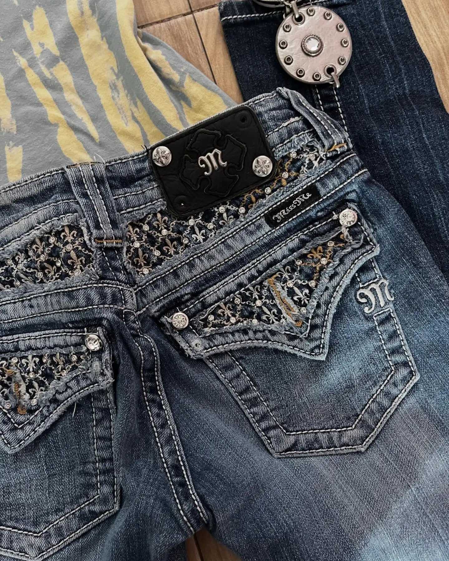 Retro Miss Me Boot Cut Jeans Female Y2K New Blue Jeans Embroidered Wing Pocket Hip Hop Harajuku Gothic Wide Pants Street Wear L251017