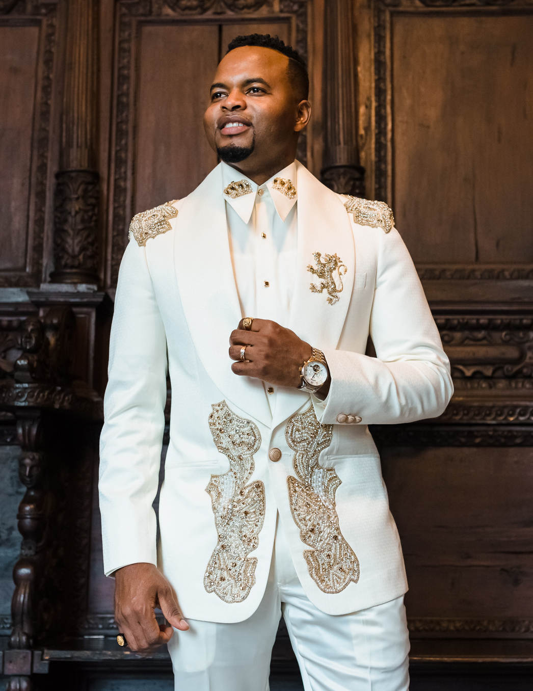 Exquisite Wedding Groom Tuxedo Shawl Lapel Appliques Beadings 2 Piece Blazer Pants Formal Evening Party Men Suits Customized