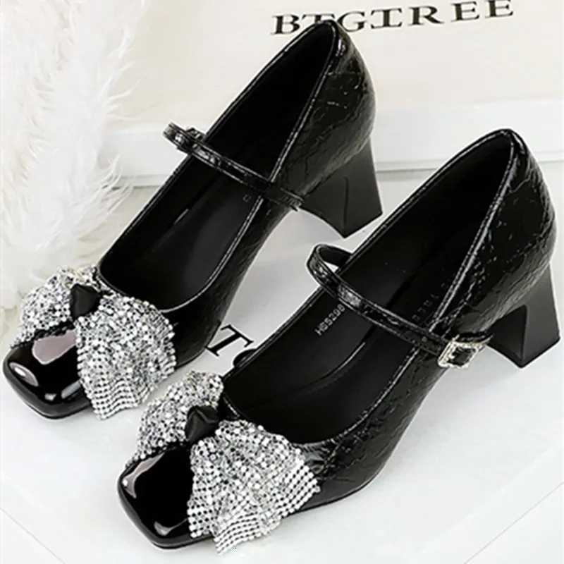 Luxury Shiny Bow Decorate Mary Jane Shoes Women Rhinestone Belt Buckle Square Heel Designer Sandals Fashion Banquet Dress Shoes Z251015