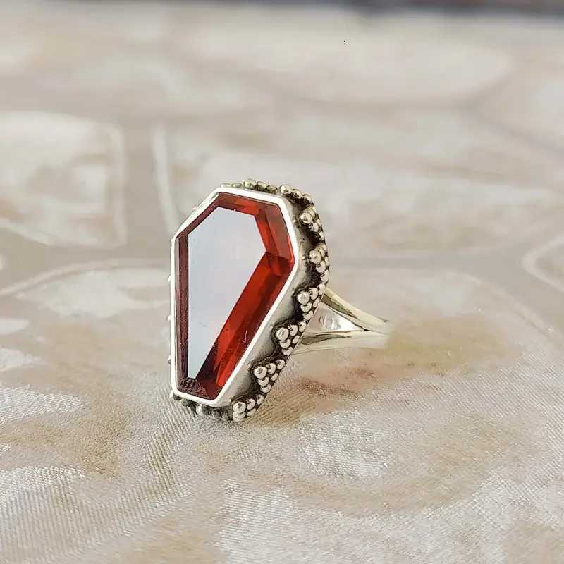 1 Piece Vintage Coffin Shaped Geometric Synthetic Gemstone Punk Style Alloy Silver Color Womens Ring Size 610 Z251017