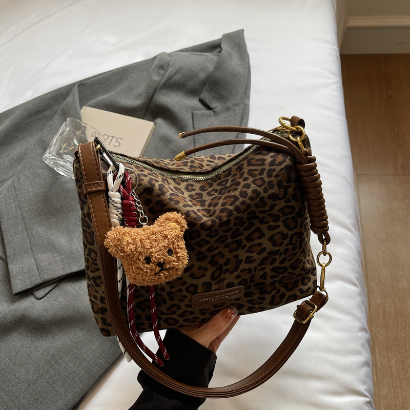 Ladies' fashionable mobile phone bag with large capacity function, new high-end leisure versatile, compact and simple shopping commuting shoulder