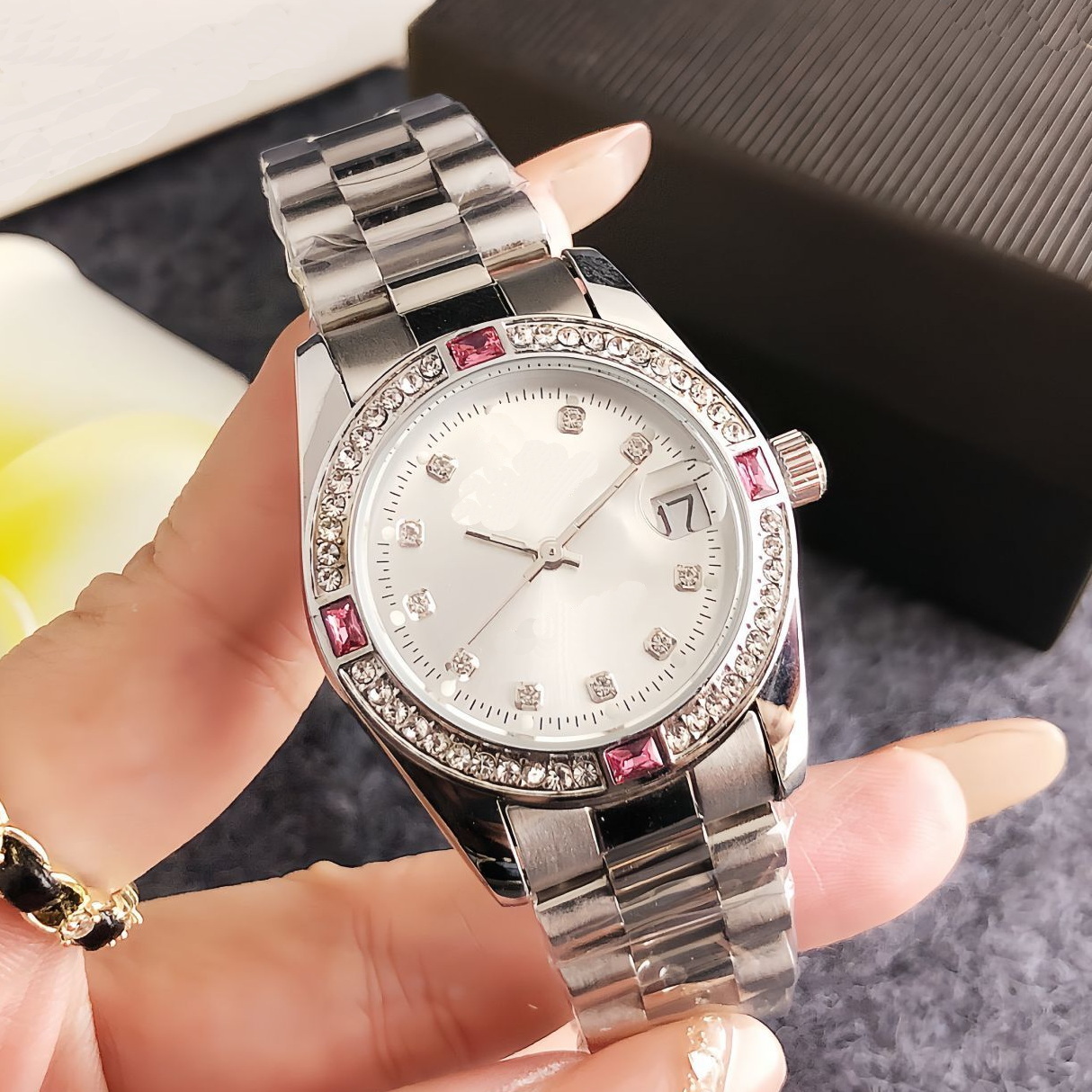Great quality diamonds women Designer WristWatches with box aaa beautiful lady Luxury Dial 32mm Stainless Steel quartz Watchs no915
