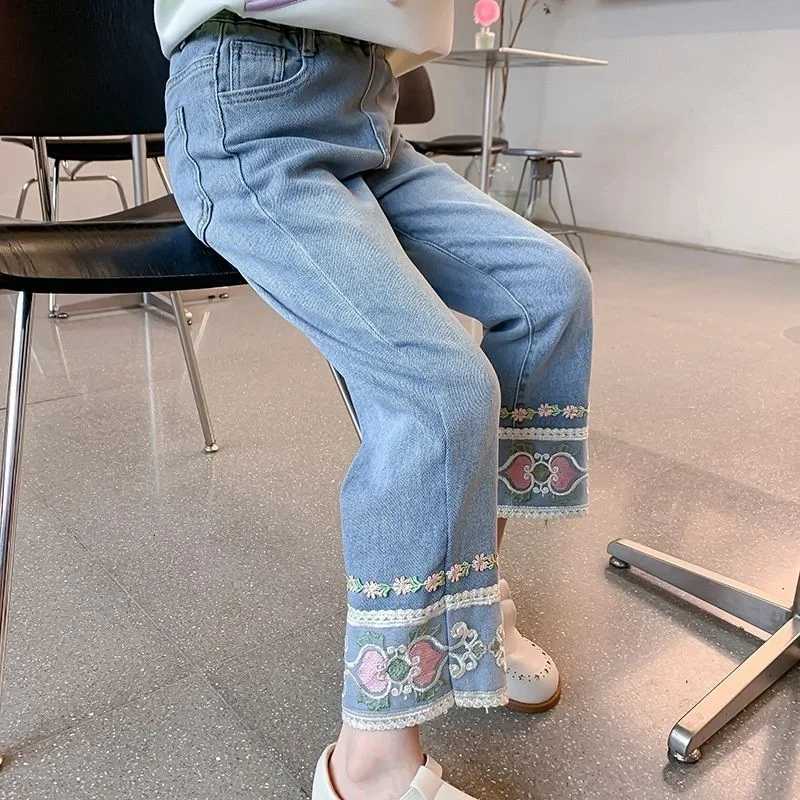 Toddler Kids Girls Jeans Autumn Flower Embroidery Children 48Y Girls Trouser Ins Mid Waist Little Versatile Straight Leg PantsT251017