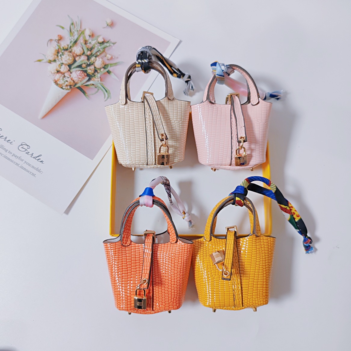 Mini Basket Bag Pendant Exquisite Car Keychain Pendant Cute Small Wallet Creative Earphone Bag Charms