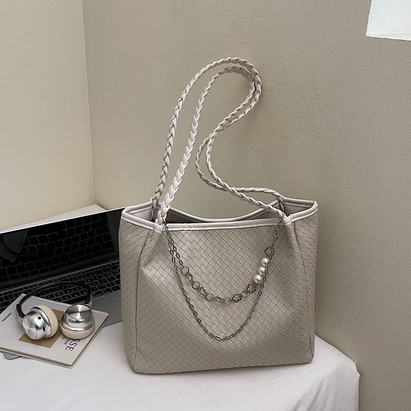 Ladies' fashionable mobile phone bag with large capacity function, new high-end versatile casual compact and simple shopping commuting shoulder b