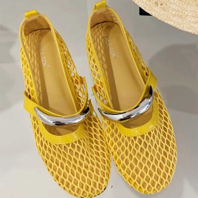 Mesh Round Toe Women Sandals Fashion Metal Decoration Breathable Hollow Flat Shoes Casual Comfort Shallow Nonslip Designer Shoe Z251015