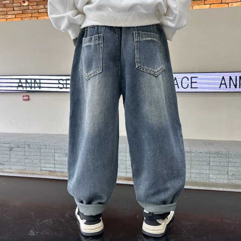 Vintage Blue Boys Jeans with Cartoon Embroidery New Autumn Kids Handsome Denim Pants Korean Child Fashion High Street TrousersT251017