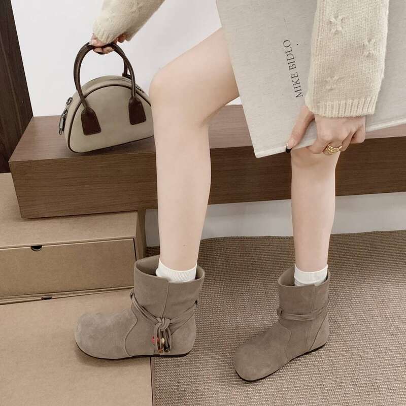 Cameido Women Suede Flat Short Round Toe Vintage Western Beaded Tied Fringed Boots For Autumn And Winter