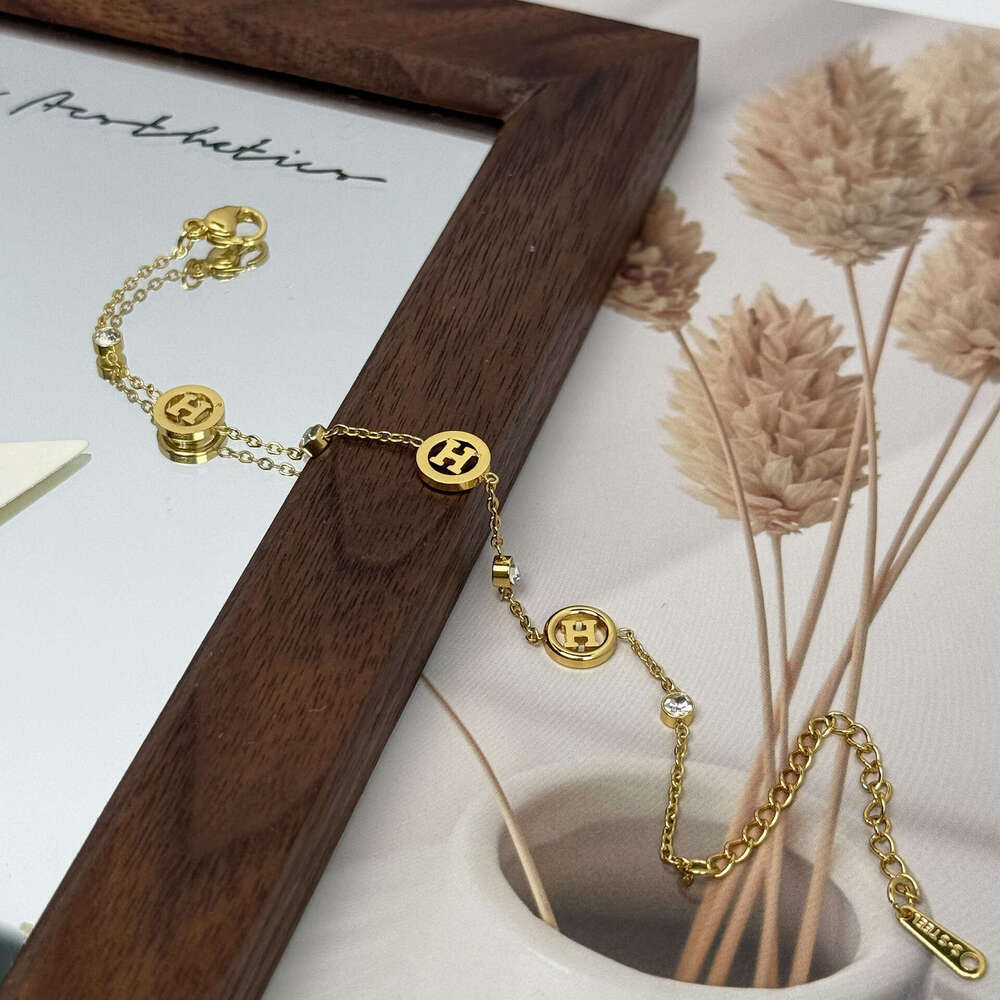 Fashionable High-End Electroplated Light Simple H Letter Clip Dia Versatile Non-Fading Bracelet