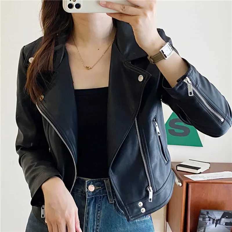 Autumn Women Korean Slim Short Faux Pu Leather Jacket Streetwear Pink Green Black Beige Lapel Long Sleeve Biker Jacket FemaleT251017