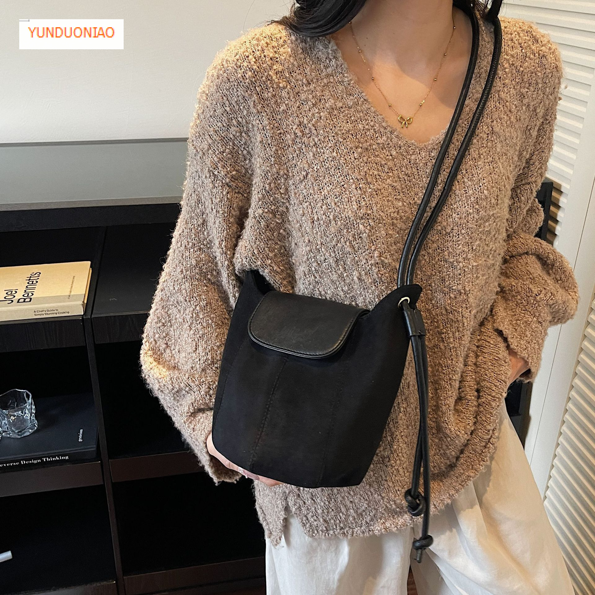 2025 Luxury handbag new autumn and winter designer bag women's crossbody bag retro style matte bucket bag women's shoulder bag