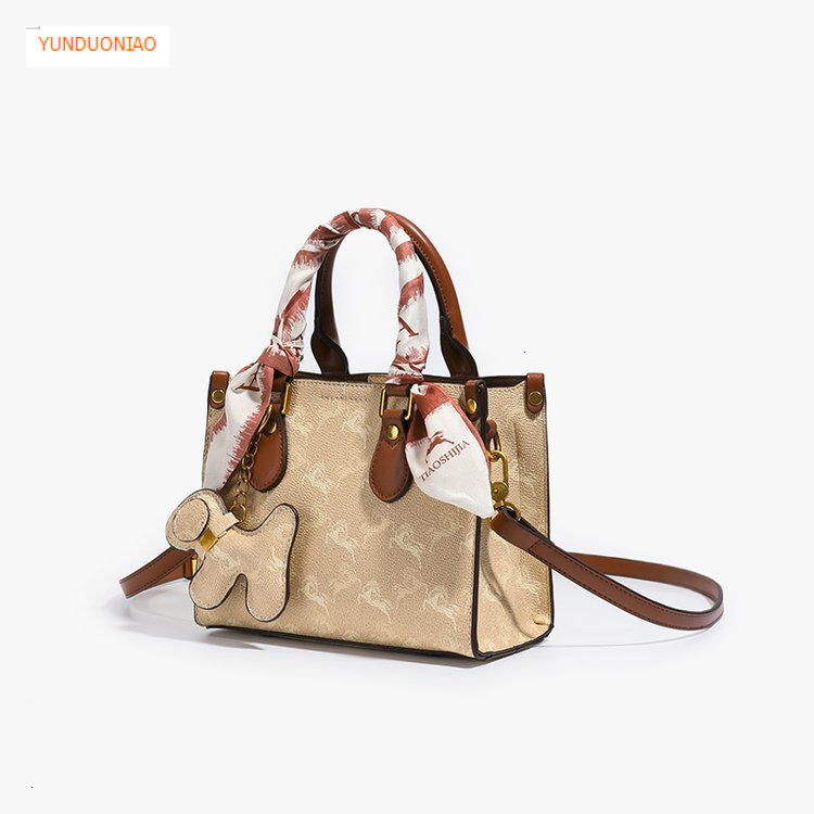 2025 Autumn and winter new women's luxury handbag designer bag new retro style women's shoulder bag printed fashionable women's crossbo