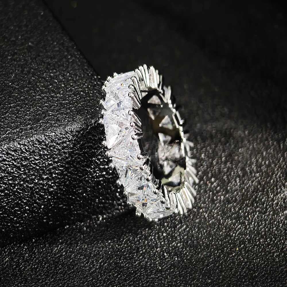 Luxury Triangle Silver Color Aesthetic Eternity Band Ring for Women Anniversary Gift Jewelry Wholesale R6505 Z251017