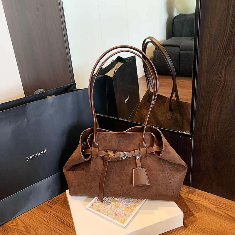 Fashion ladies' compact phone bag 2025 new large capacity function advanced student versatile casual simple niche shopping commuting shoulder bag