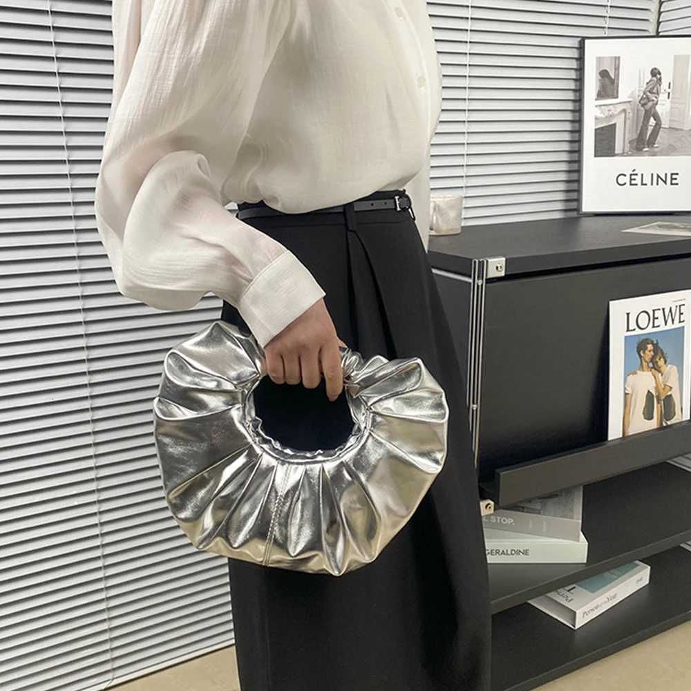 Candy Color Womens Handbags Laser Silver Clutch Metallic Pleated Shoulder Bags for Women 2023 Luxury Designer Bag Ladies Tote Z251017