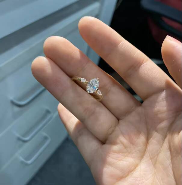 Romantic Engagement Gift Factory Wholesale 9K 14K 18K Gold Customized Style Set Lab Cultured Diamond Ring