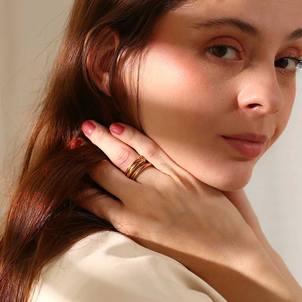 La Muses 3layer 4layer Mixed Color Inlaid Zircon Stainless steel Womens Ring Shiny Highquality Waterproof Jewelry Gift Z251017