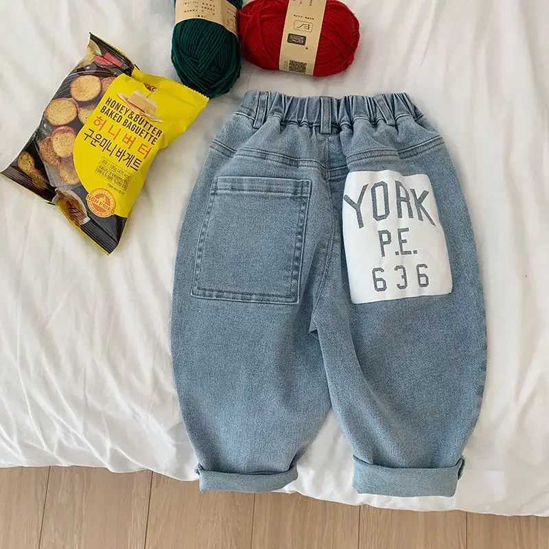 New Korean Edition Boys and Girls Spring Pants Childrens Cool Casual Jeans Trousers Childrens Autumn Jeans PantT251017
