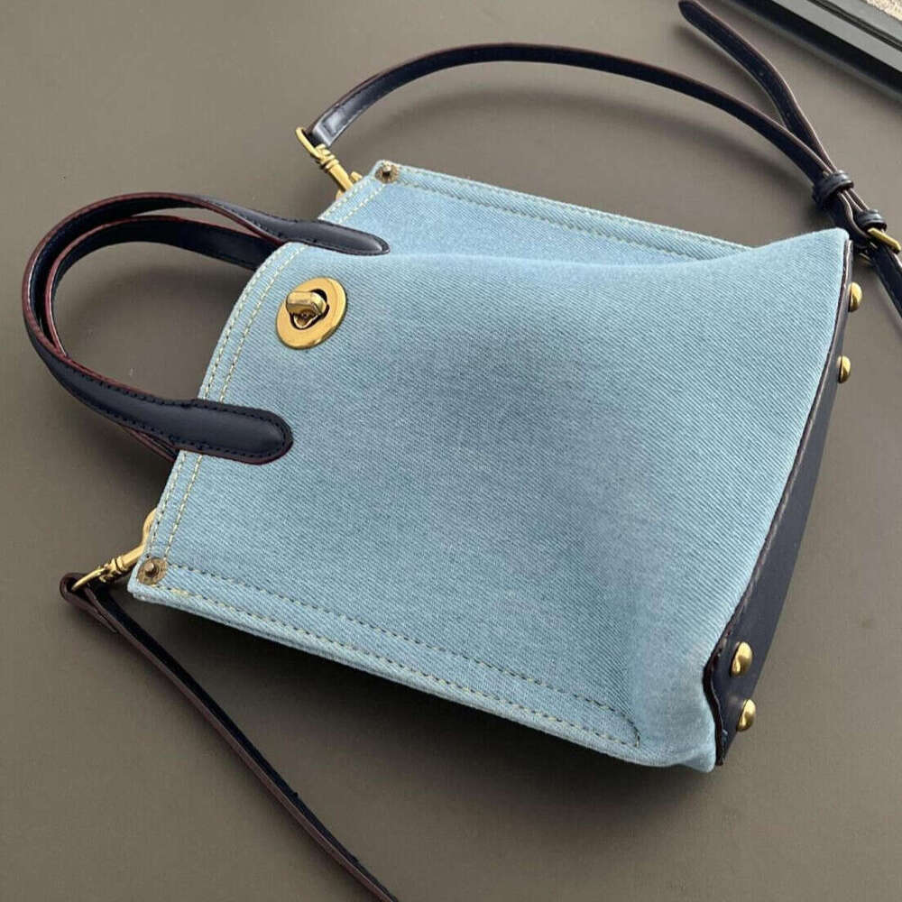 2025 New Washed Denim Handbag Versatile Tote Small Vegetable Blue Designer Bags Designer Bags French Fries Fashion Crossbody Bag