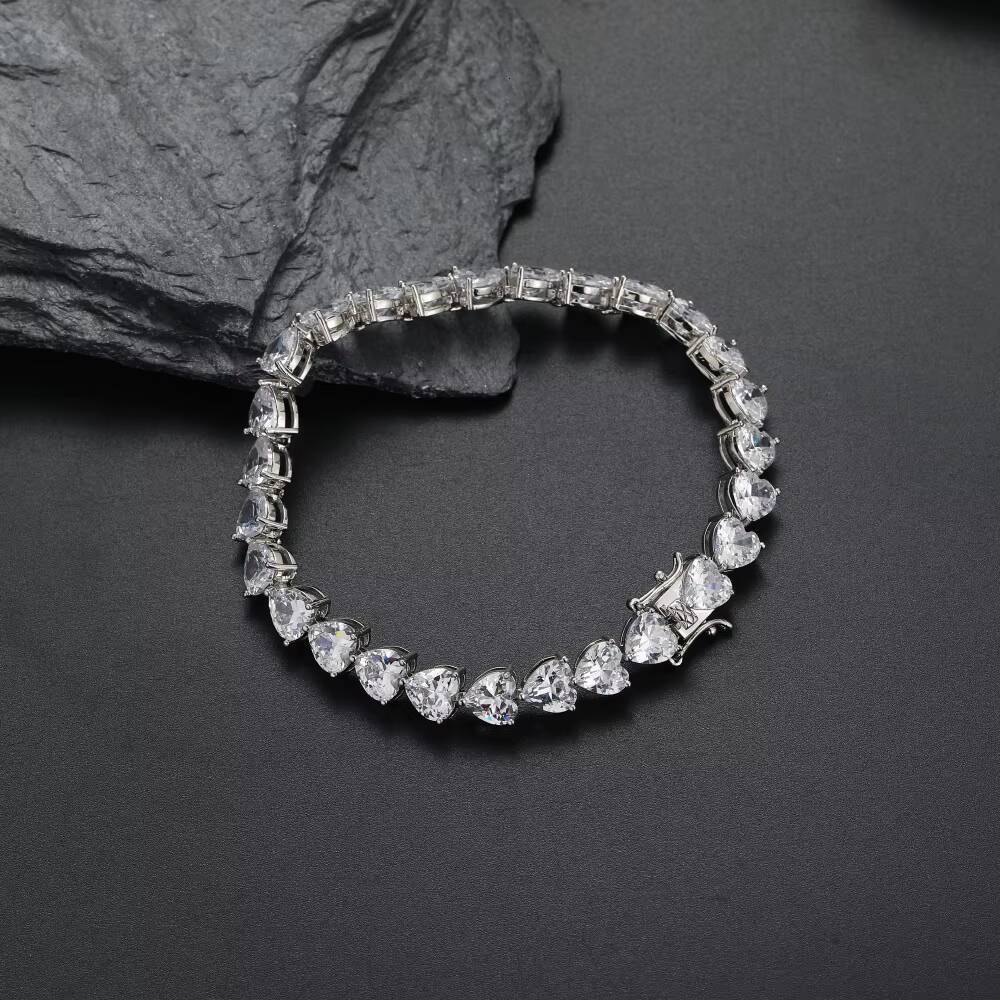 Unique Design 18k Gold Silver Plated 7mm Heart Iced Out Moissanite Moissanite Diamond Tennis Bracelet for Women Designer