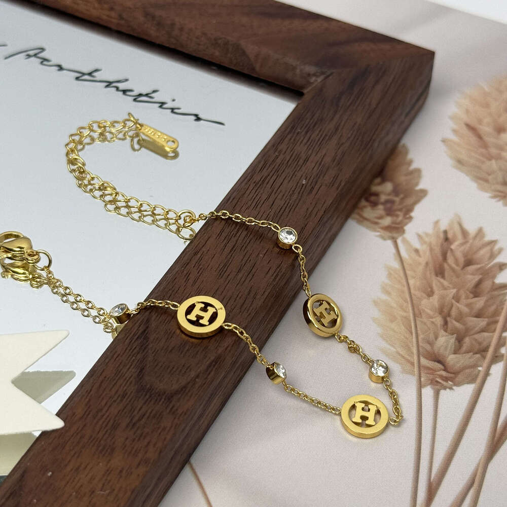 Fashionable High-End Electroplated Light Simple H Letter Clip Dia Versatile Non-Fading Bracelet