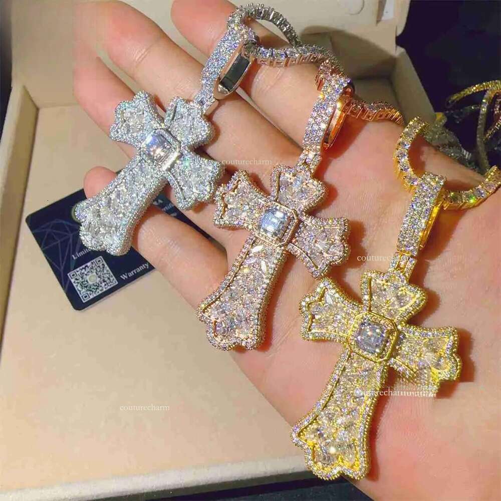 Custom Hip Hop Dia VVS Color Sterling Sier Iced Fine Jewelry Moissanite Cross Pendant