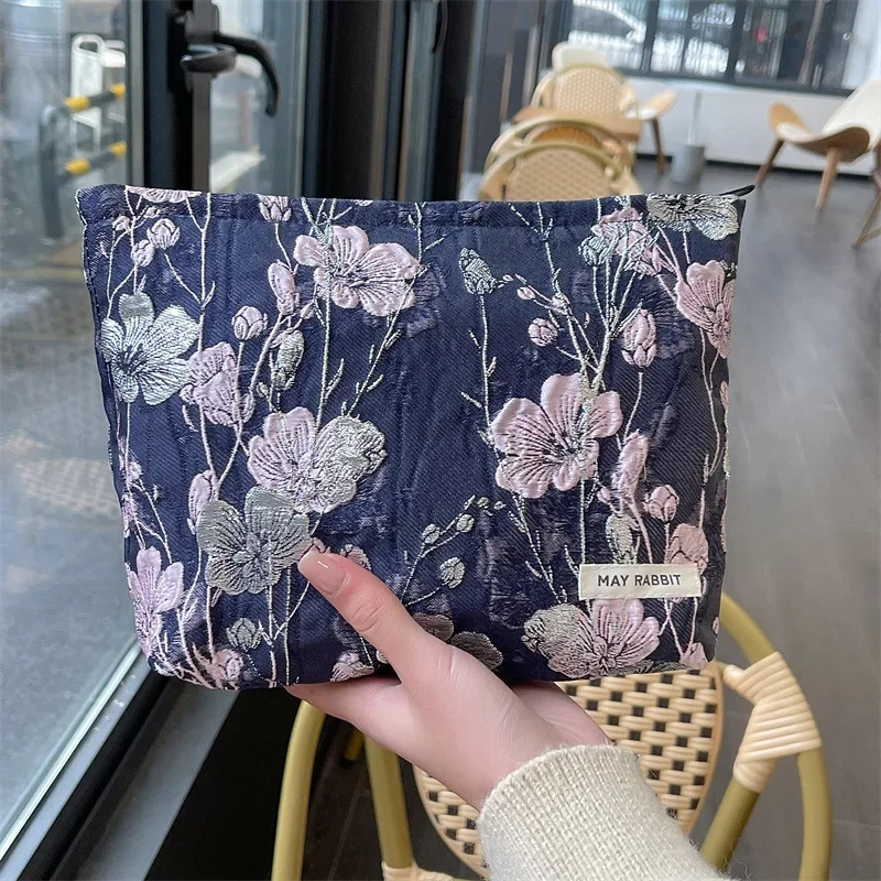 Vintage Relief Flower Highquality Makeup Bag for Women Cosmetic Bag Large Capacity Canvas Makeup Pouch Travel Organizer251011